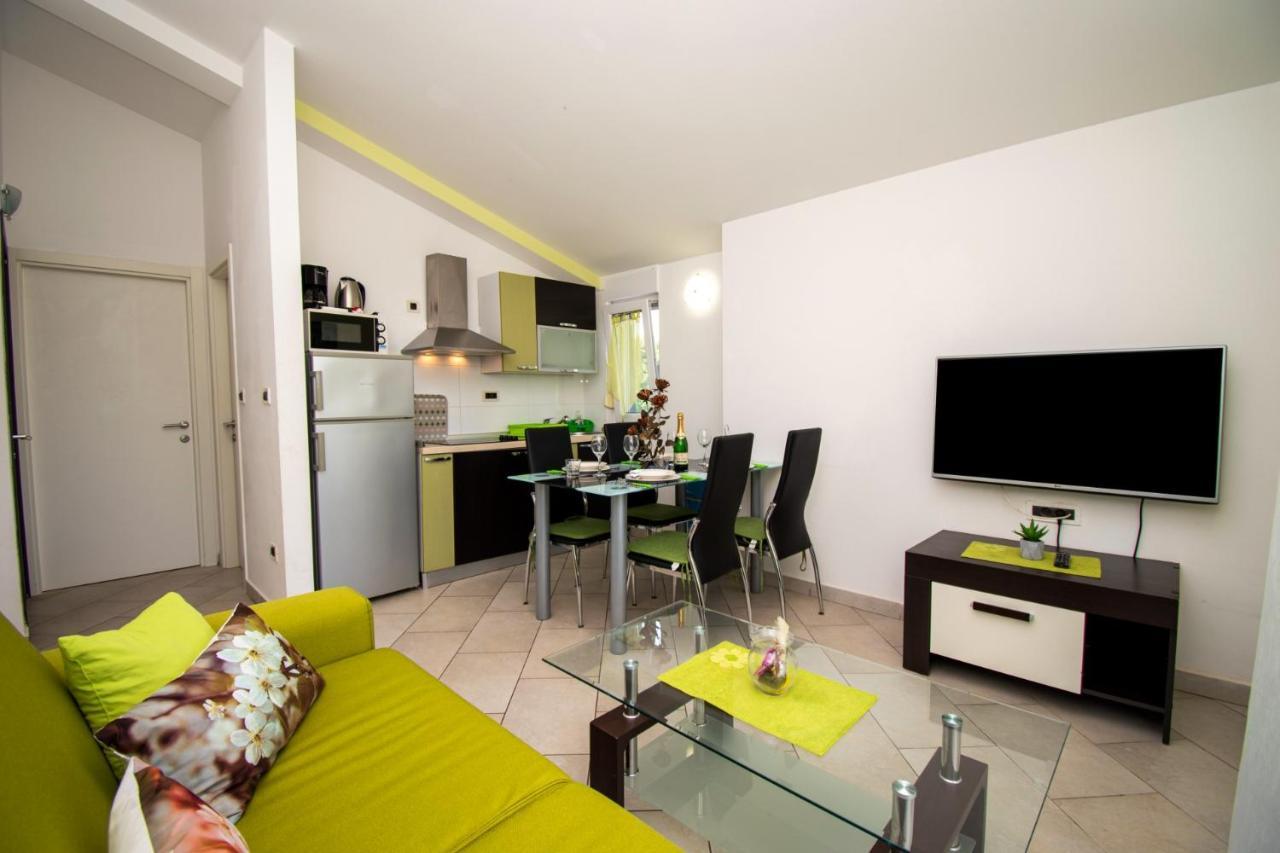 Apartments With Pool In Pula,Croatia Buitenkant foto